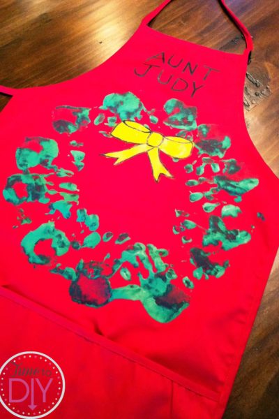 12 Days of Homemade Holiday Gifts Day 5 – Handprint Wreath Apron