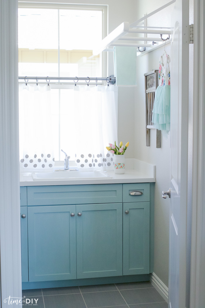 DIY laundry room ladder