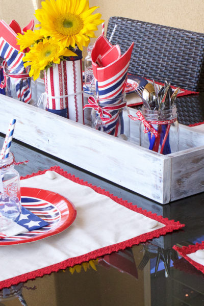 Simple Seasonal Saturdays: Patriotic Tablescape Ideas