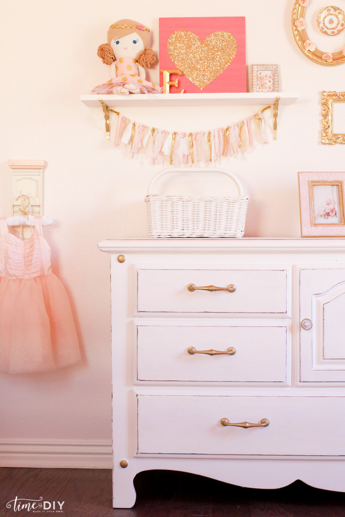 Chippy Glam Dresser